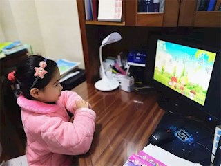 戰(zhàn)“疫”聚力 寶小娃花式宅家（四）