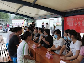 助力學生發(fā)展   服務回報社會