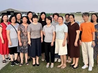 【凌霄新聞臺(tái)】如歌三十載 桃李芬芳香——寶帶實(shí)驗(yàn)小學(xué)舉行三十年及以上教齡教師座談會(huì)