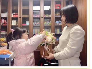 【凌霄新聞臺】感恩特別的“她”，傳遞特別的溫暖——記寶帶實(shí)驗(yàn)小學(xué)“三八”婦女節(jié)感恩活動(dòng)