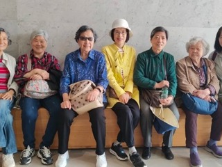 【凌霄新聞臺(tái)】寶帶橋畔杏壇情 澹臺(tái)湖上夕陽(yáng)紅 ——寶帶實(shí)驗(yàn)小學(xué)退休教師寶帶橋踏青徒步活動(dòng)