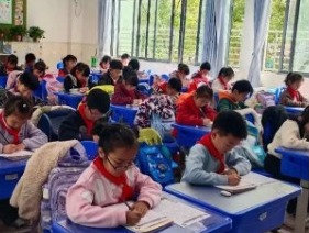 【雙語節(jié)掠影】筆舞童年承古韻 字正心端綻芳華 ——寶帶實驗小學(xué)第二十四屆雙語節(jié)之 二、五年級整班漢字書寫比賽圓滿落幕