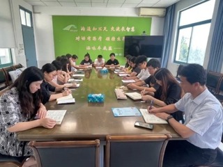 【凌霄新聞臺(tái)】時(shí)光鐫刻情誼 離別亦是啟程 ——寶帶實(shí)驗(yàn)小學(xué)舉行2023～2025學(xué)年度義務(wù)教育學(xué)校教師歡送會(huì)